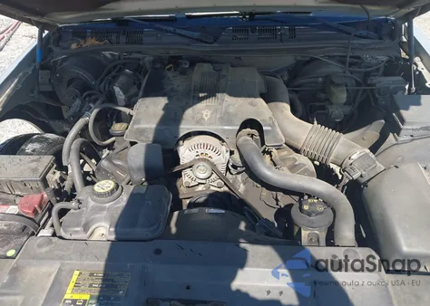 2003 Mercury Grand Marquis Gs из США, поврежденный, VIN 2MEFM74W03X632538